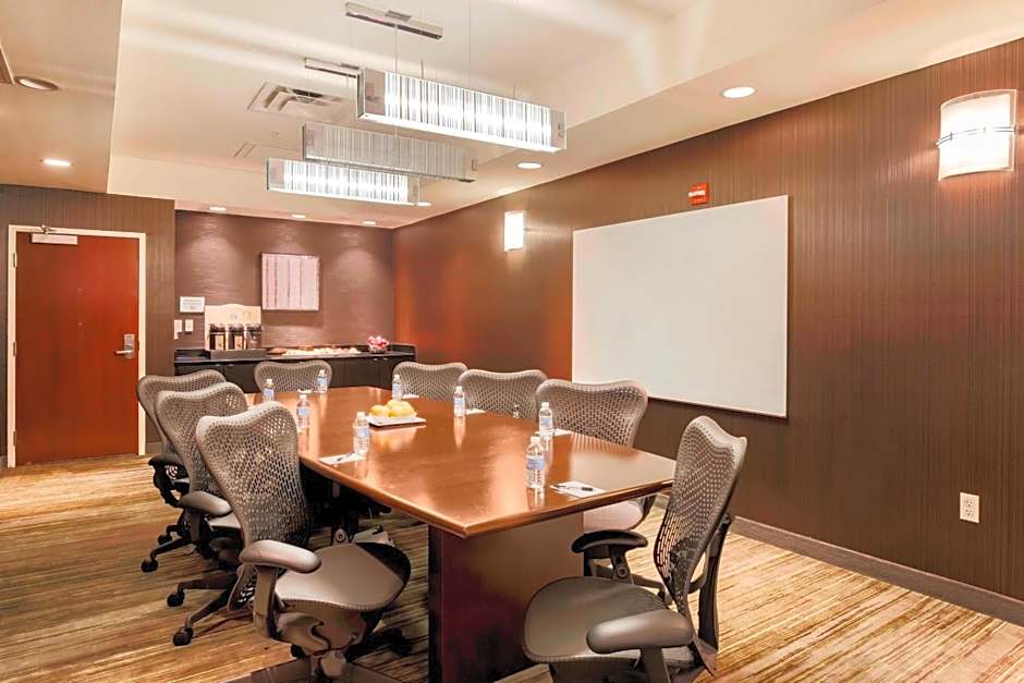 Courtyard by Marriott Dallas Arlington South