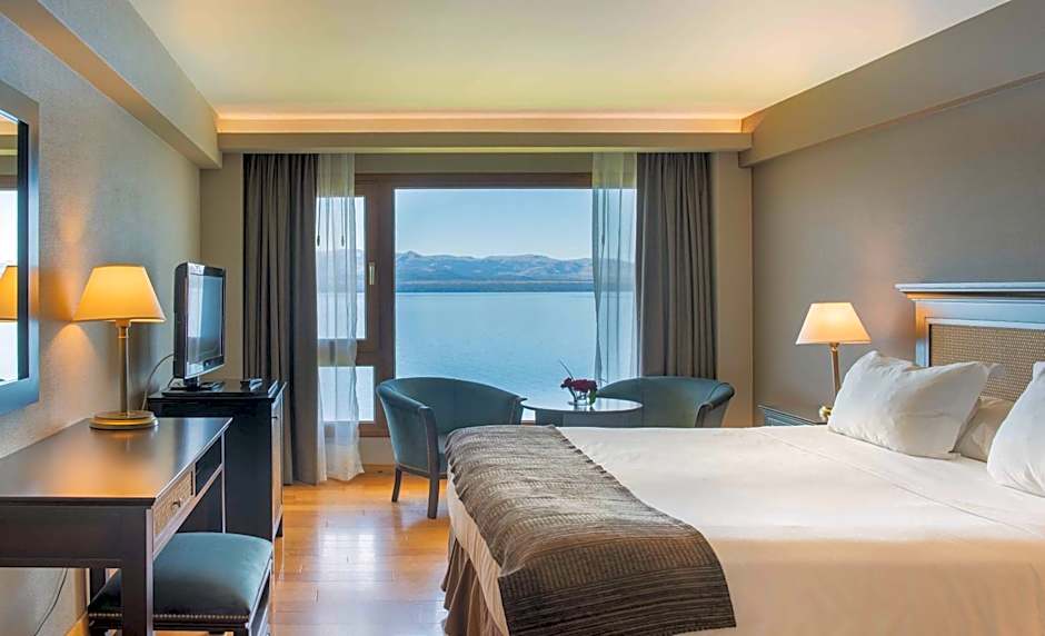 Cacique Inacayal Lake Hotel & Spa