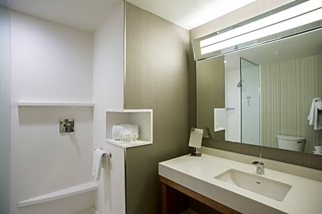 Suite, Multiple Beds (2 Queen Beds and 1 Double Sofa Bed)