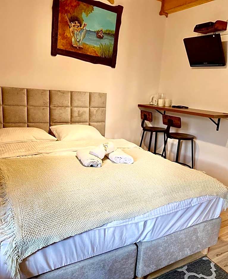 Photo 1 of 5 of Double Room