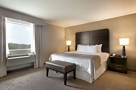 1 King Bed, Mobility/Hearing Accessible Studio Suite, Roll-in Shower, Non-Smoking