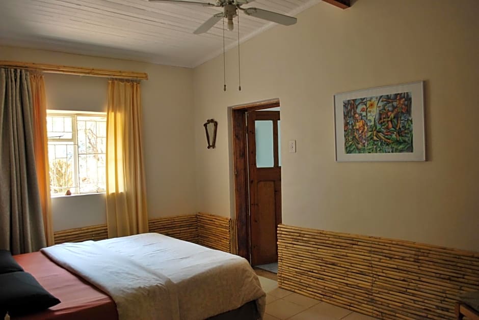 Amber Lagoon Eco Retreat - Chalets, Rooms and Glamping