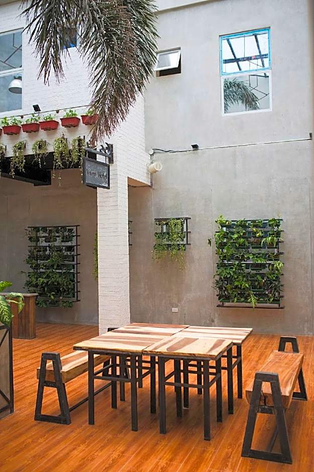 Viven Hotel