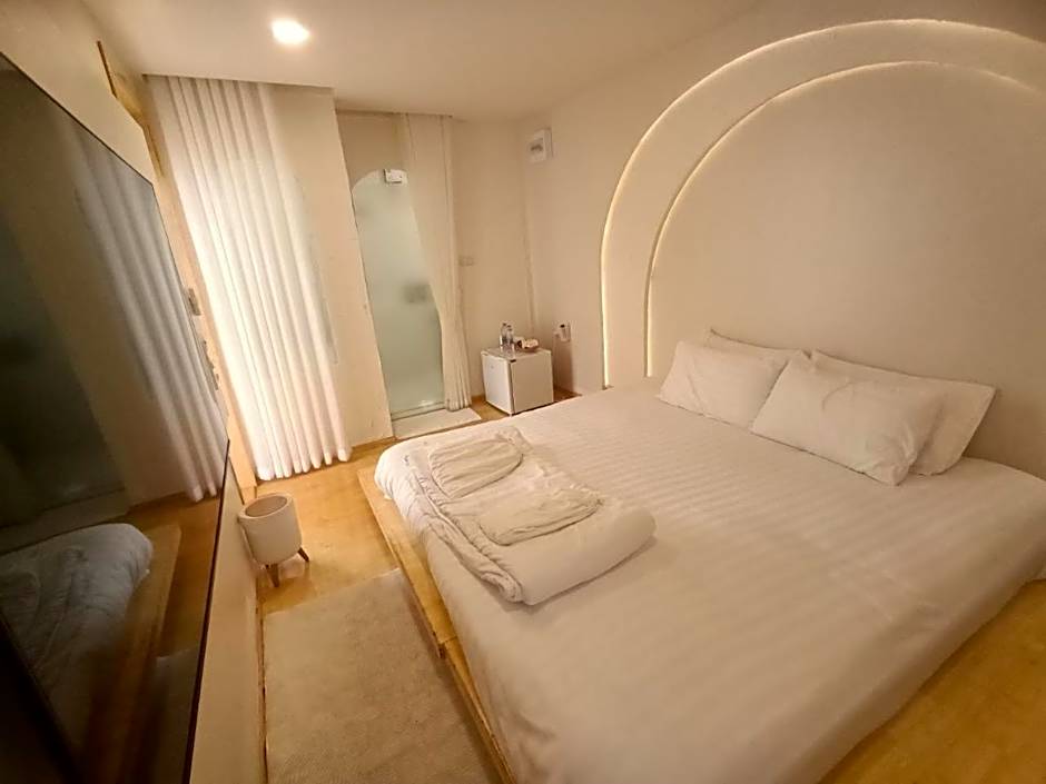 มินิมอลโฮลเทล