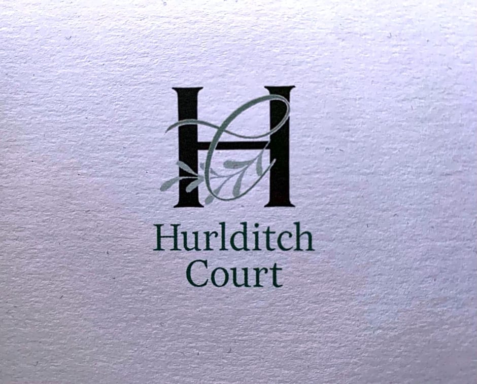 Stunning Shepherds Hut with Superb Views & Fire Pit near a Superb Gastro Pub