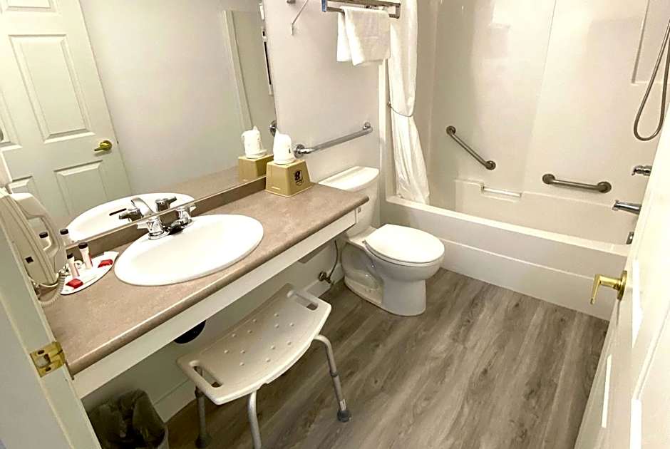 Super 8 by Wyndham Sicamous