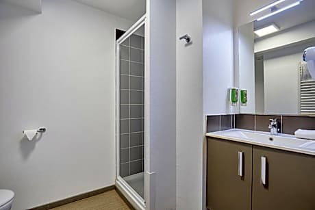 One-Bedroom Apartment (4 Adults)