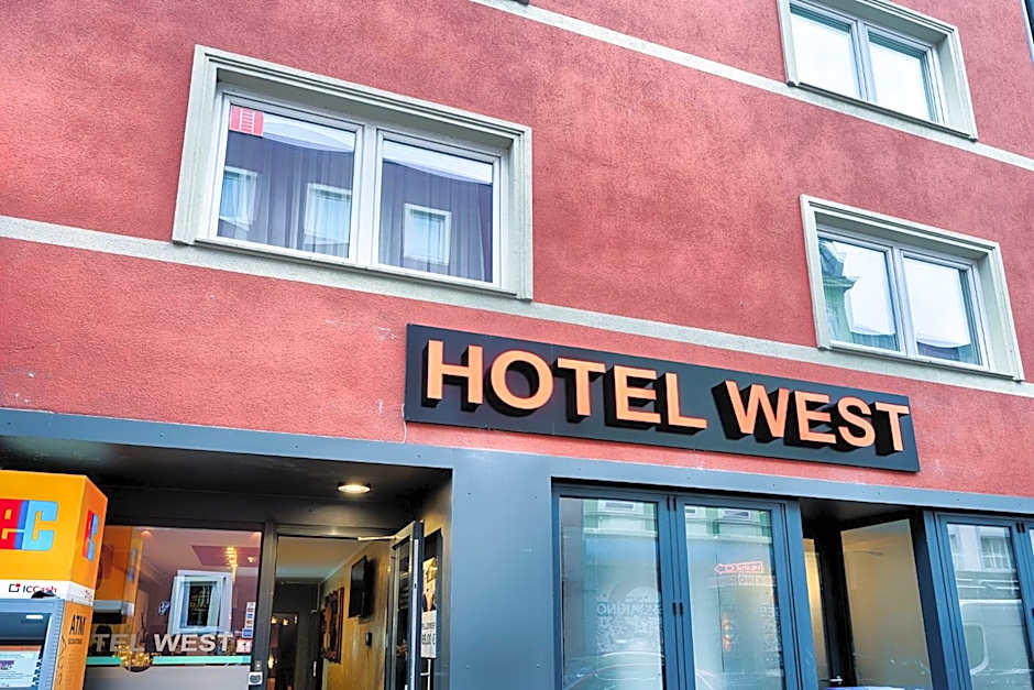 Hotel West