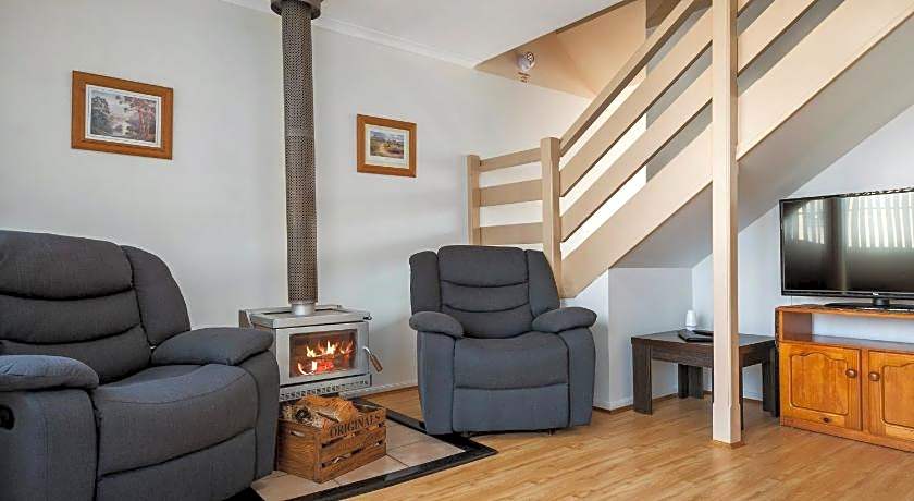 Amoshouse & Swansea Ocean Villas