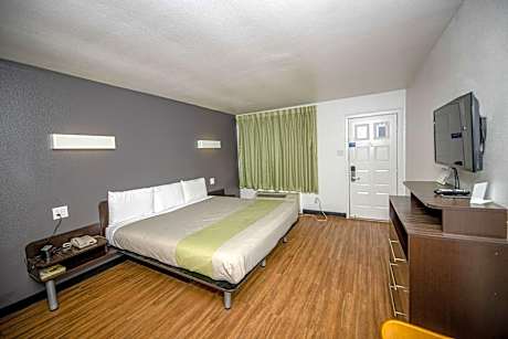 Deluxe King Room - Smoking