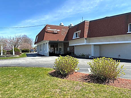 Admiralty Inn & Suites - a Red Collection Hotel