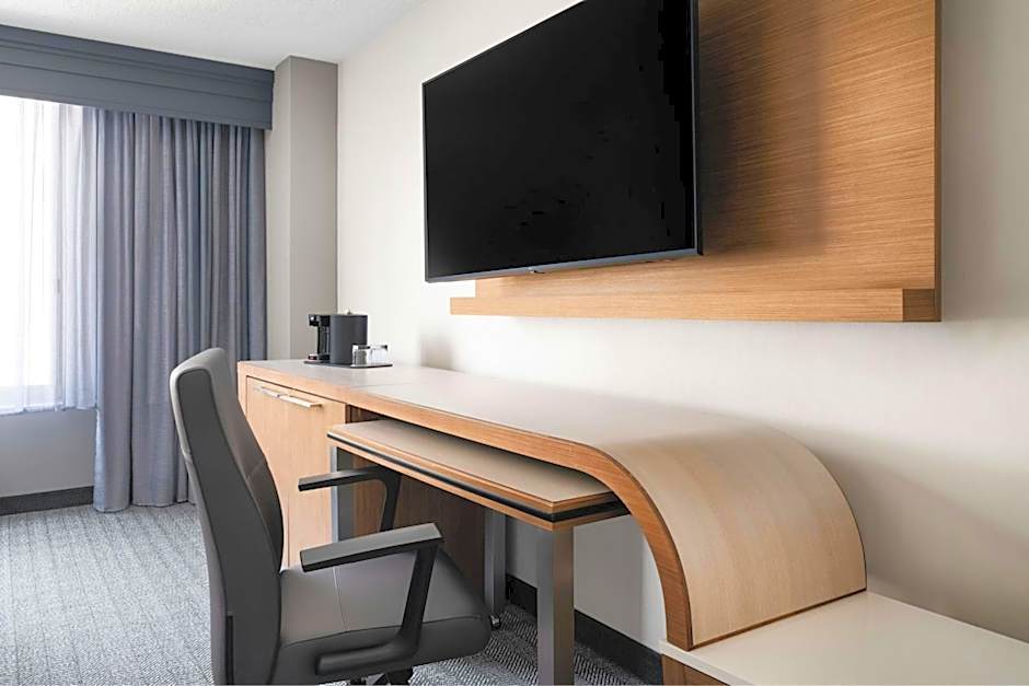 Courtyard by Marriott Charlotte City Center