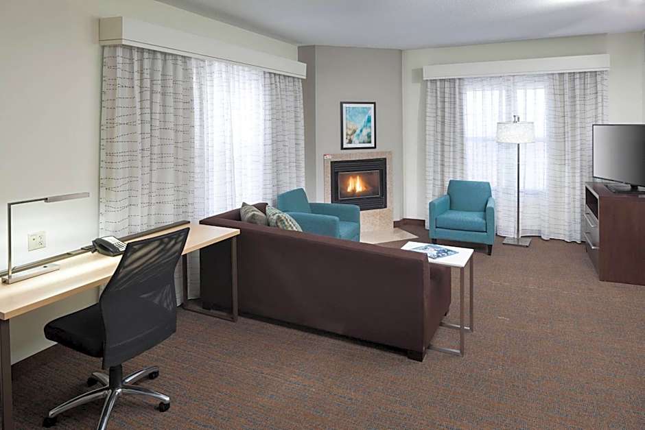 Residence Inn by Marriott Kansas City Country Club Plaza