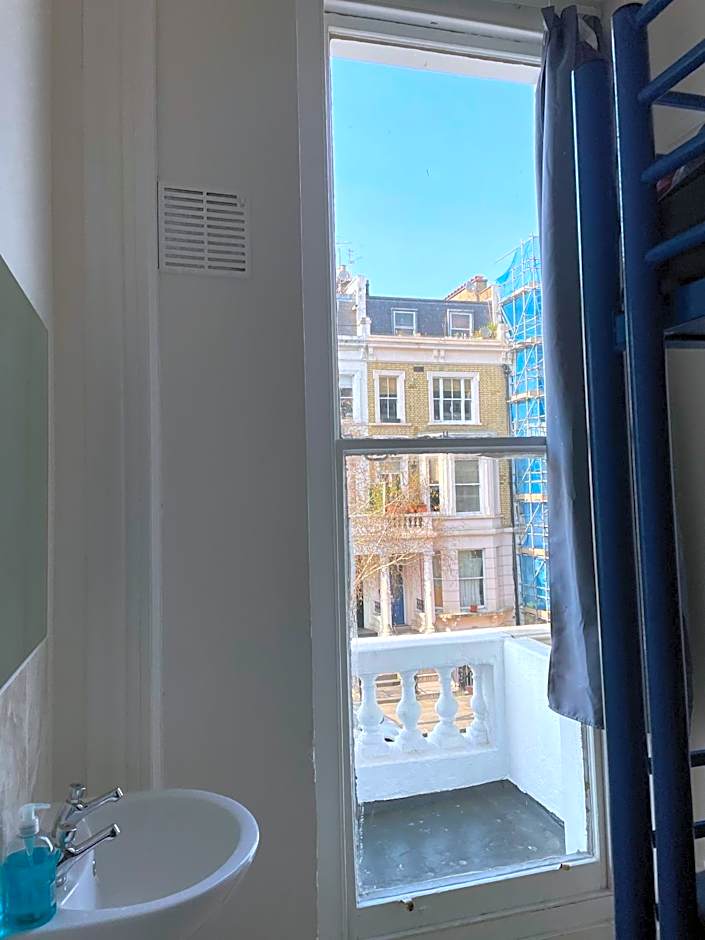 Saint James Backpackers