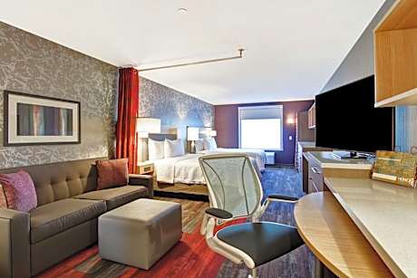 Queen Studio with Two Queen Beds - Non-Smoking