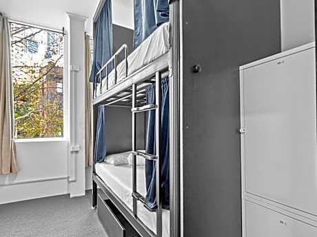 Private Room for 2 People (Shared Bathroom)