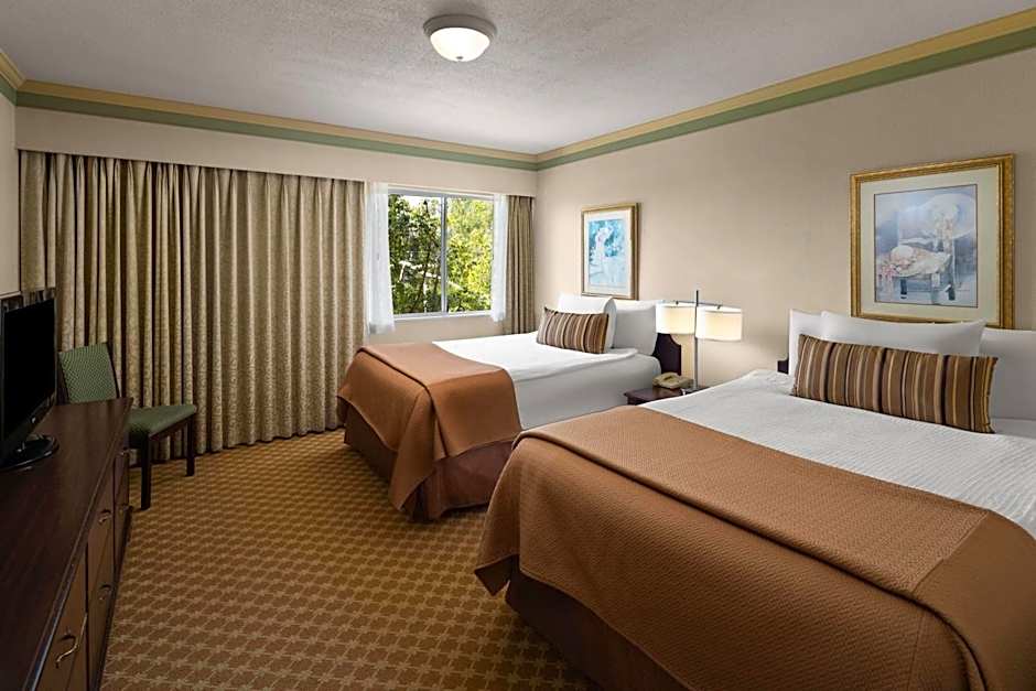 Royal Scot Hotel & Suites, Trademark Collection by Wyndham