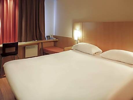 Standard Room with 1 Double Bed