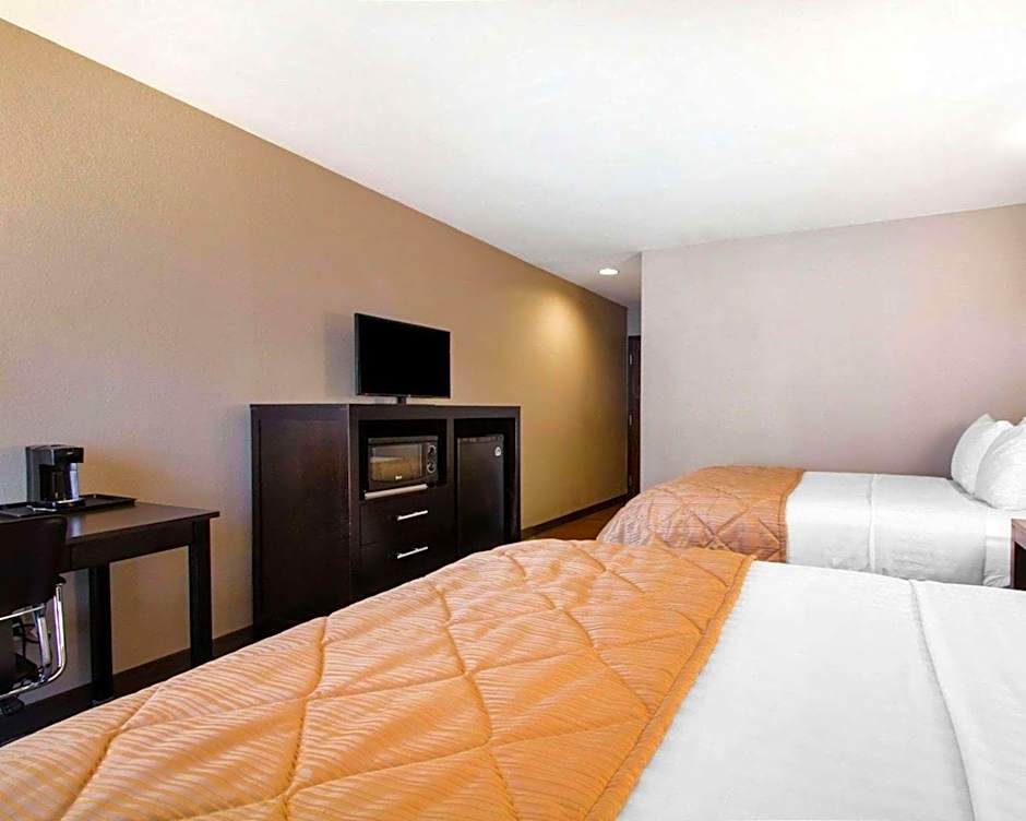 Greenstay Inn & Suites Court View