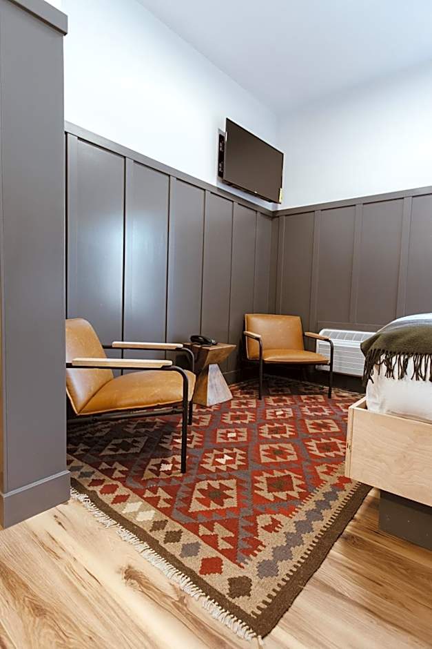 The Flying Steamshovel Inn