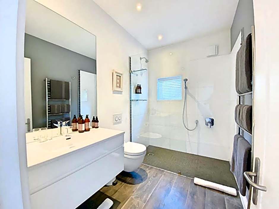 One Marine Drive Boutique Hotel & Spa by The Living Journey Collection