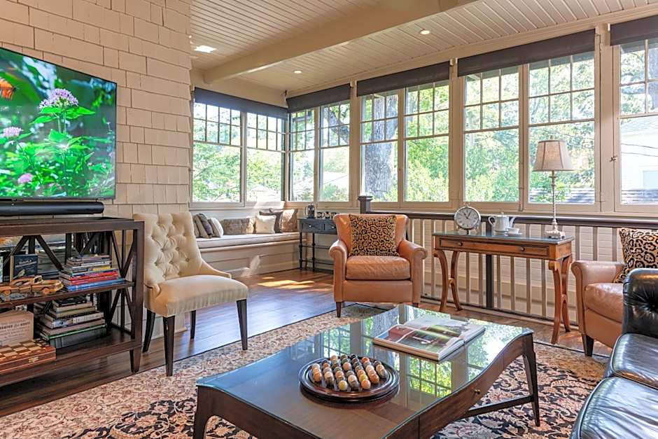 Stonehurst Place Bed & Breakfast