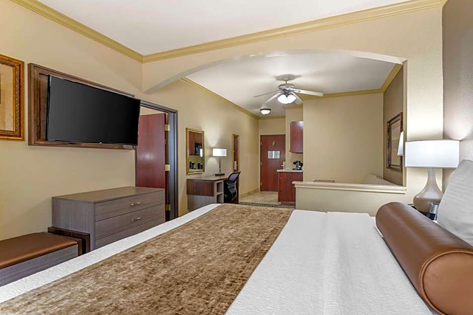 Best Western Plus Crown Colony Inn And Suites