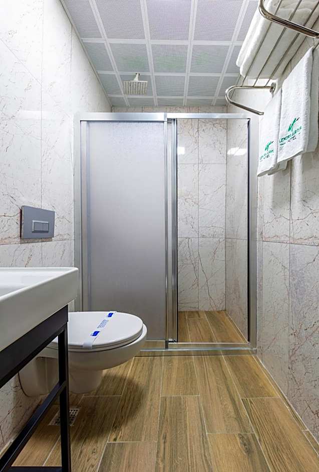 Lenora Airport Hotel