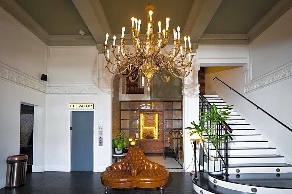 H Hotel