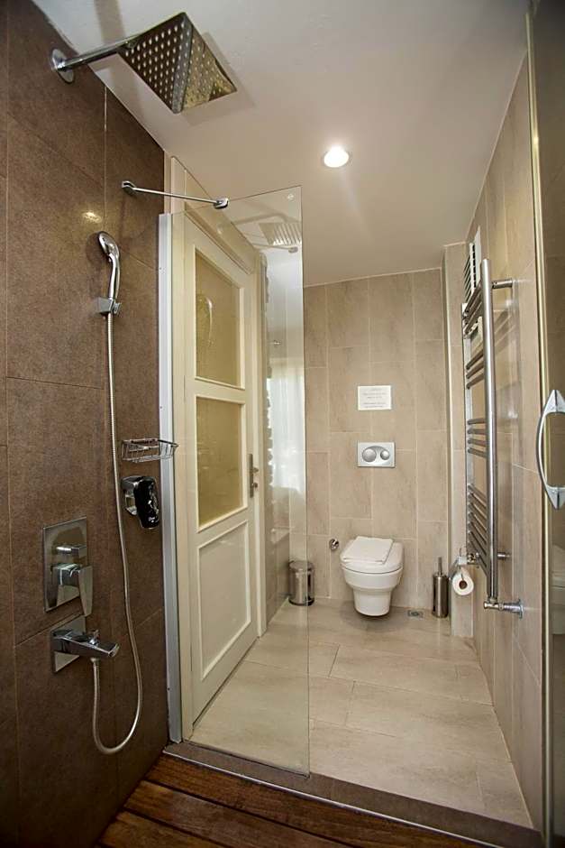 Dedeminn Marina Hotel