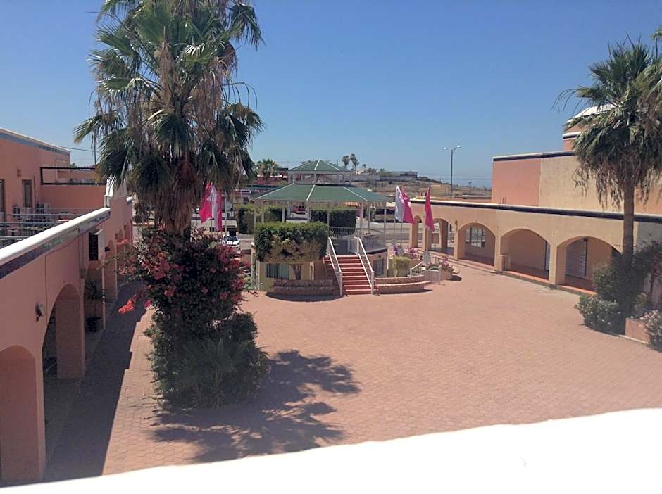 Los Jitos Hotel & Suites