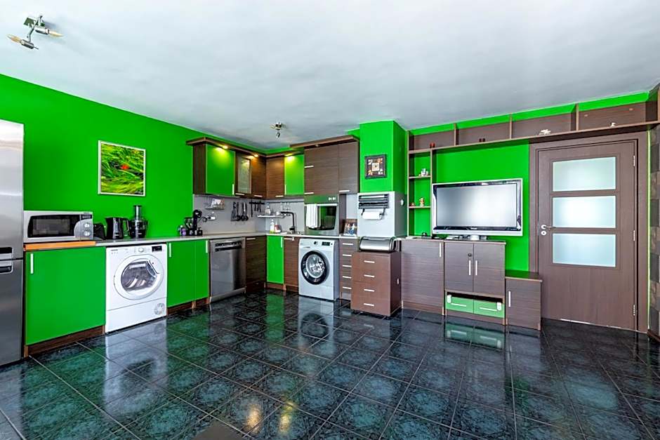 The Green Apartment 2BR - free parking
