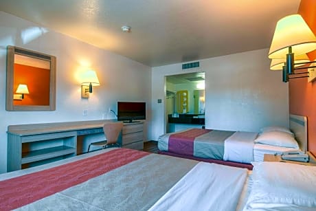 Deluxe Queen Room with Two Queen Beds