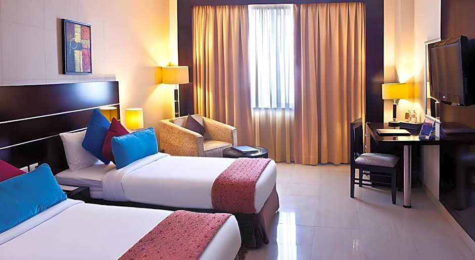 Landmark Riqqa Hotel