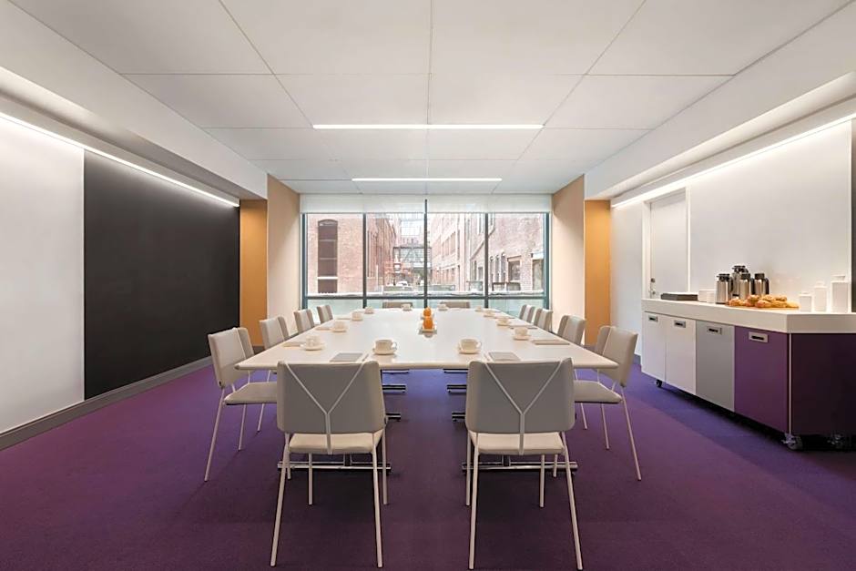 YOTEL Boston