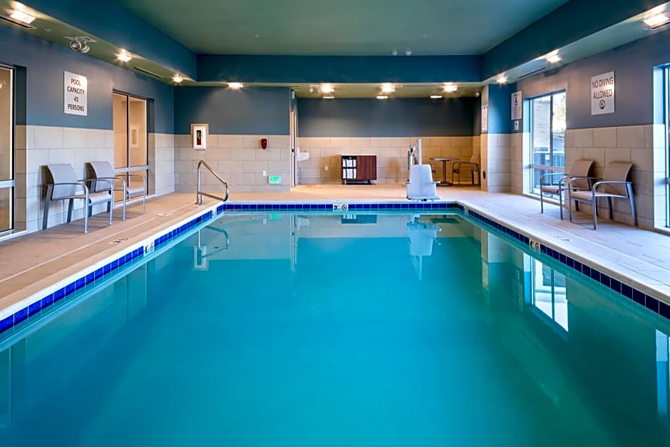 Holiday Inn Express & Suites - Bend South, an IHG Hotel