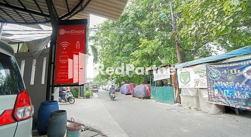 Bright Residence near ITC Mangga Dua Mitra RedDoorz