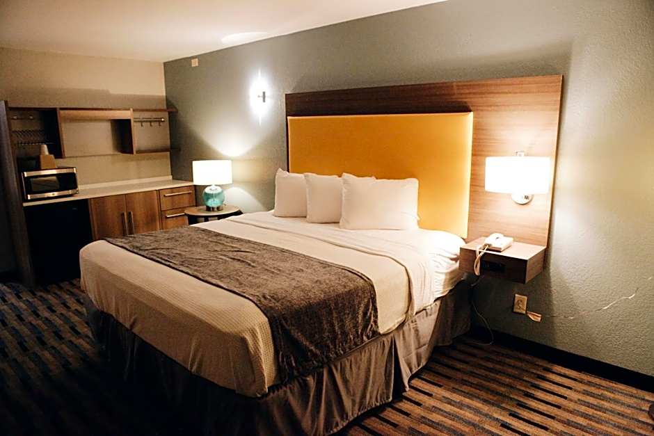 All Seasons Inn & Suites