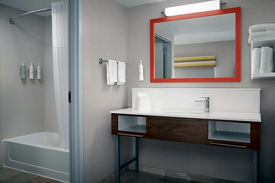 Hampton Inn By Hilton Knoxville-North