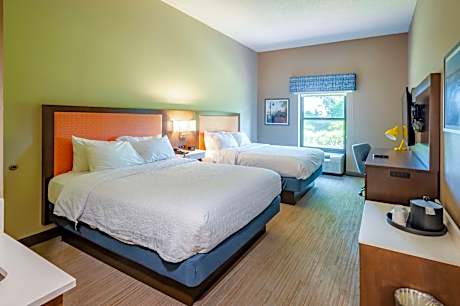 Queen Room with Two Queen Beds - Hearing Accessible/Non-Smoking