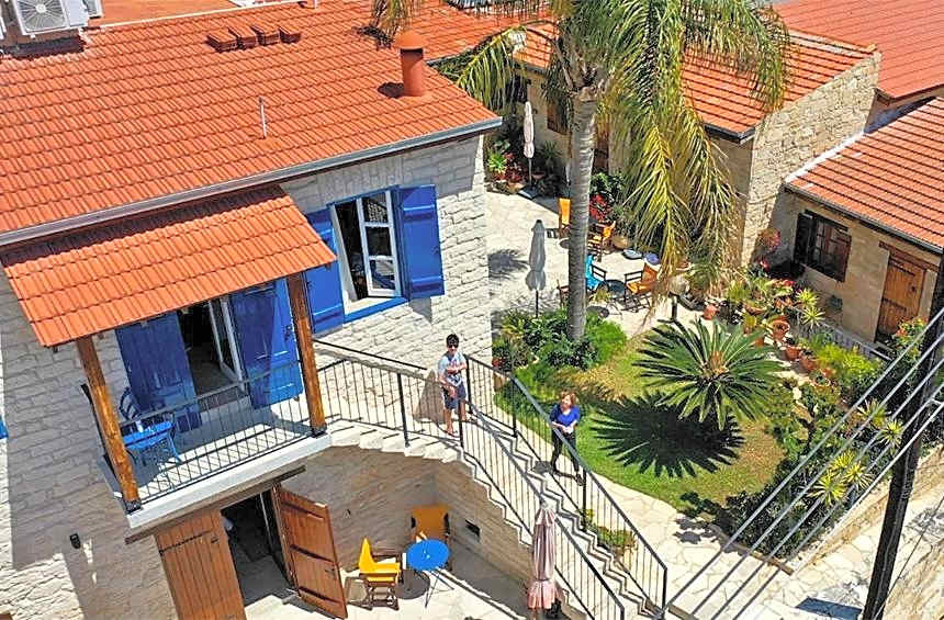 Niki's House