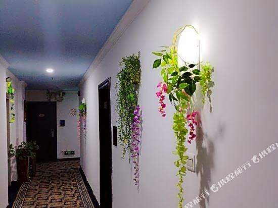Yinxiang Nianhua Boutique Hotel