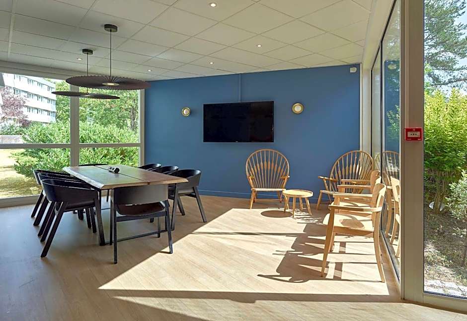B&B HOTEL Cergy Port 4 étoiles