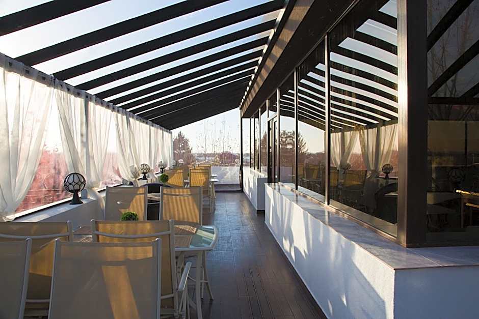 Hotel Charter Otopeni
