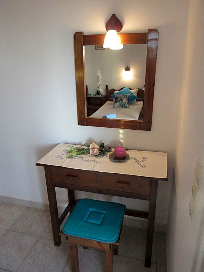 Aris Paschalia Studios