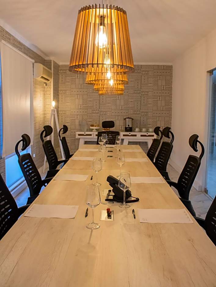 Ker Urquiza Hotel & Suites