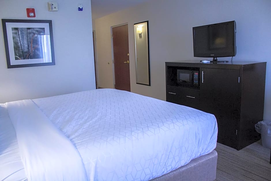 Holiday Inn Express and Suites Pittsburgh West Mifflin