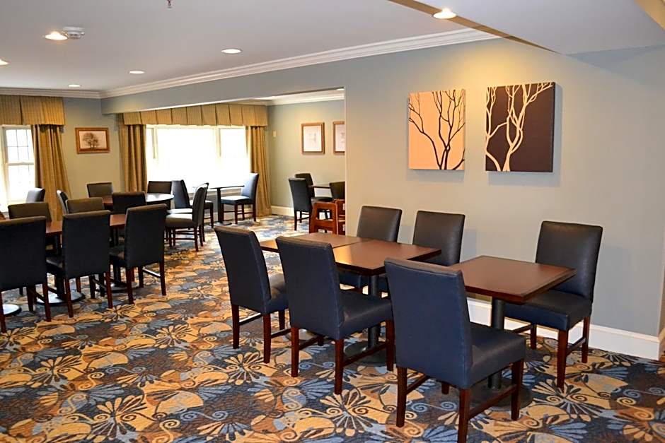 Holiday Inn Express and Suites Merrimack By IHG