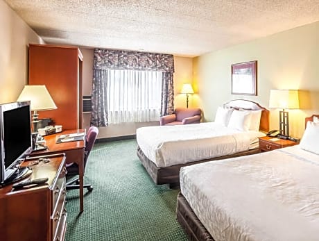 Queen with 2 Queen Beds - Non-Smoking