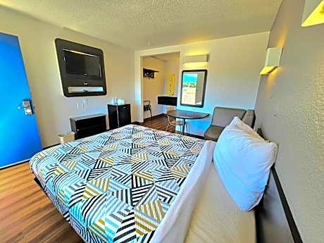 Motel 6-Palm Desert, CA - Palm Springs Area